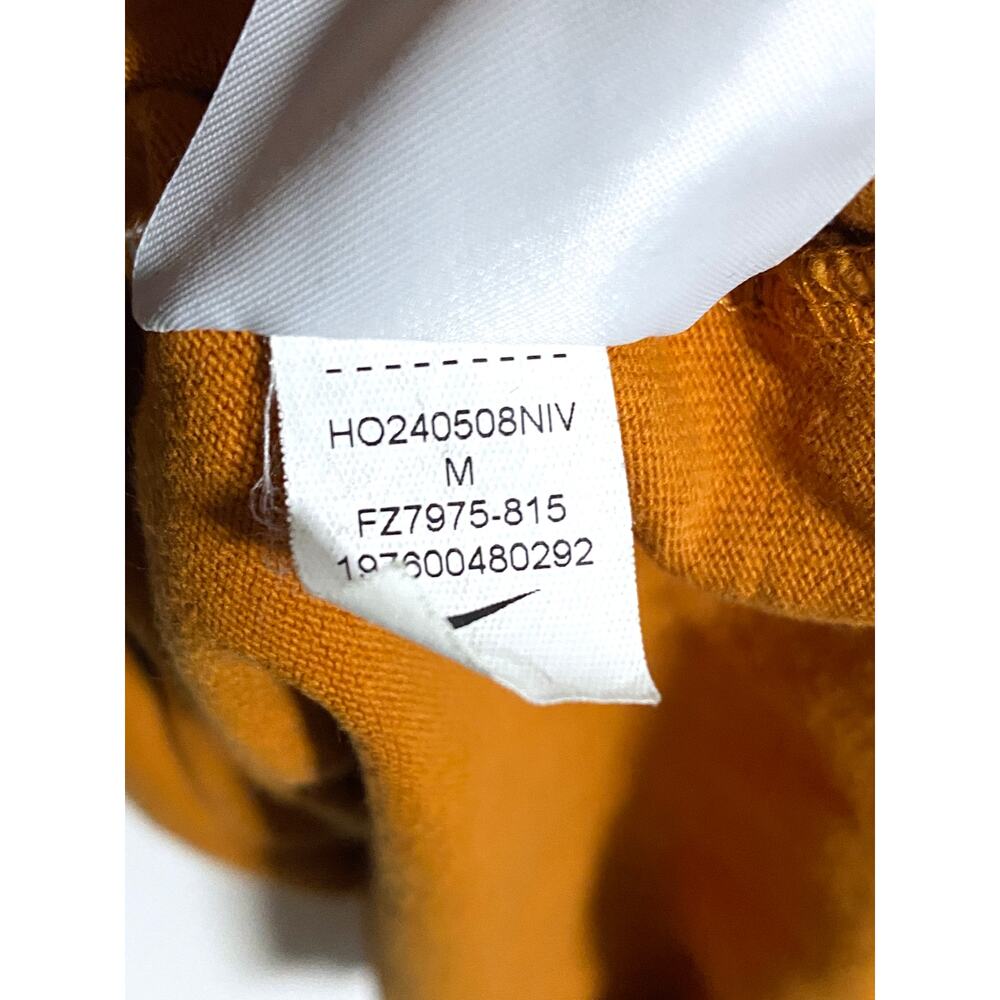 The Nike Tee Yellow Rose Swoosh Logo Loose Fit Desert Orange Shirt Mens M Sporty - Picture 6 of 6